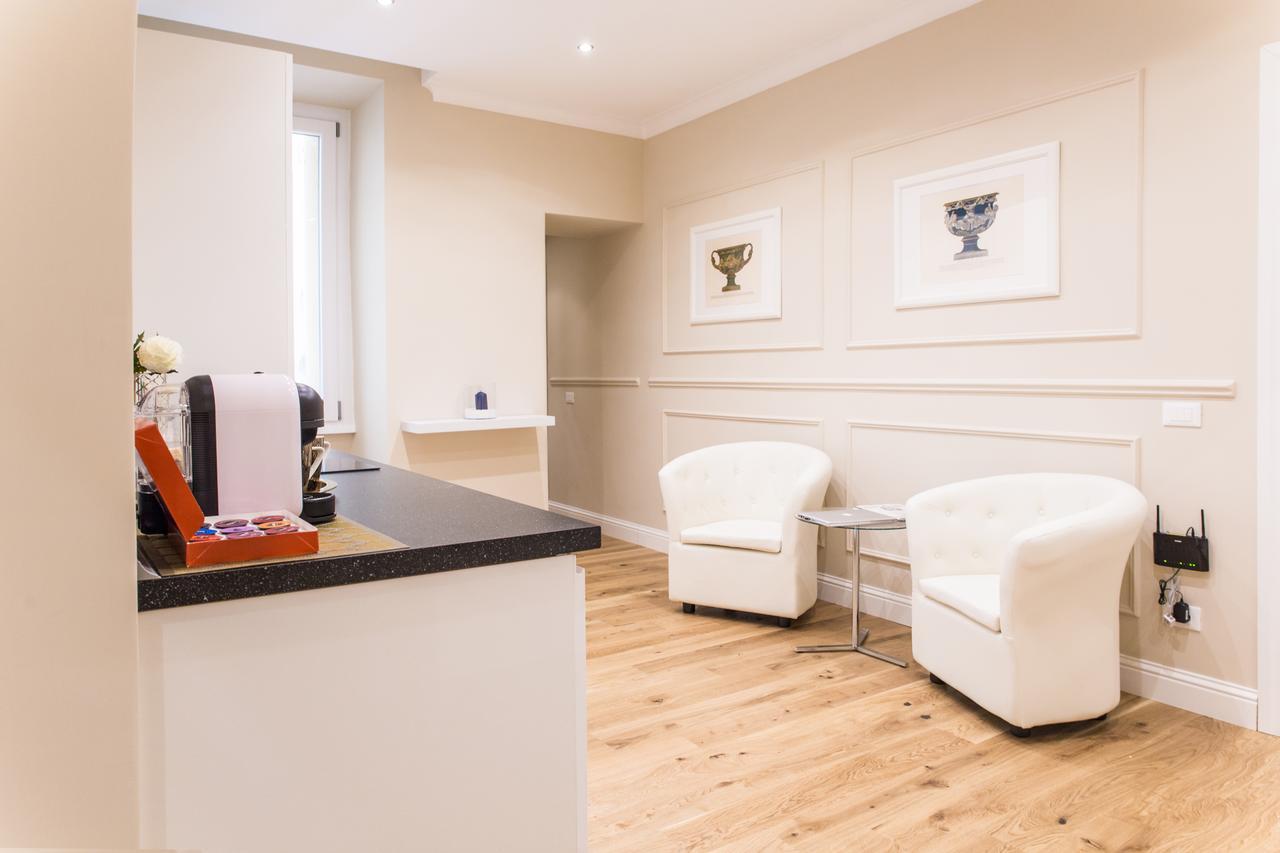 Nazionale Palace Suites Rome Bagian luar foto